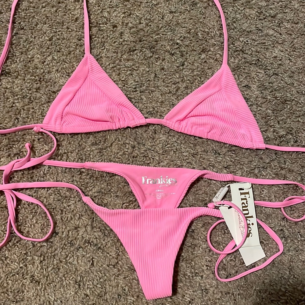 Neon pink Frankie’s Bikini